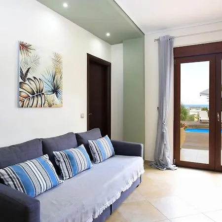 Sofia's Sunny + Private Pool + Gym Villa