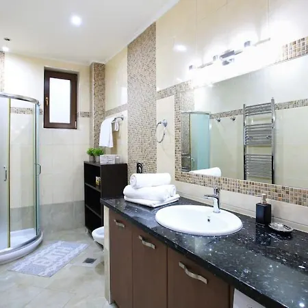 Villa Sofia's Sunny + Private Pool + Gym *