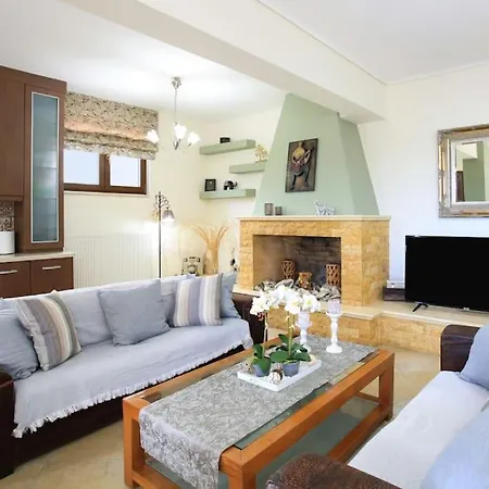 Sofia's Sunny + Private Pool + Gym *